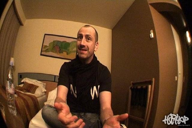 Sepalot - raudonrankis "Blumentopf" DJėjus [interviu] (HipHop.lt 2009)