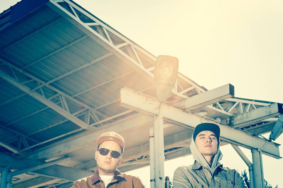 Dee&amp;Kamy Lofte pristatys naująjį albumą (galime lažintis, kad bus vėl ką parodyti draugams gyvenantiems toli)