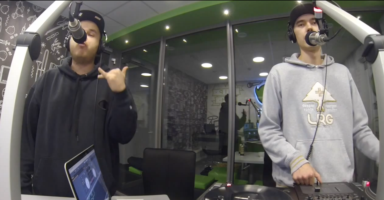 Gatves Lyga: Dee &amp; Kamy - Filling The Gap gyvai