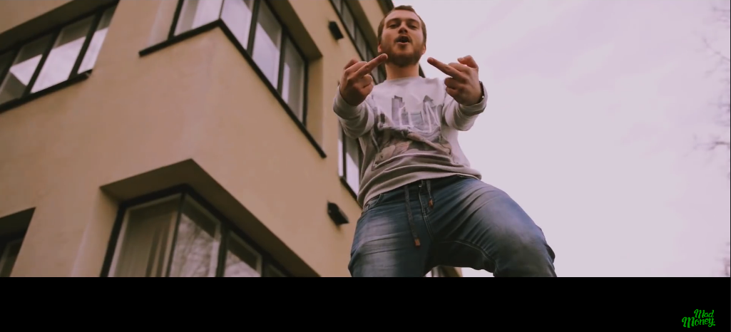 D-Cristian "Odė šiukšlėms". Repas skirtas ne tiek repo, kiek pop muzikos pasauliui