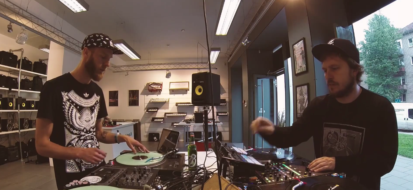 Mamania ir DJ Swix duetas vs. Chemical Brothers plokštelių kvartetą