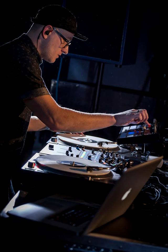 DJ šventė pavadinimu “The Block” tęsiasi. Šį penktadienį MONSTA