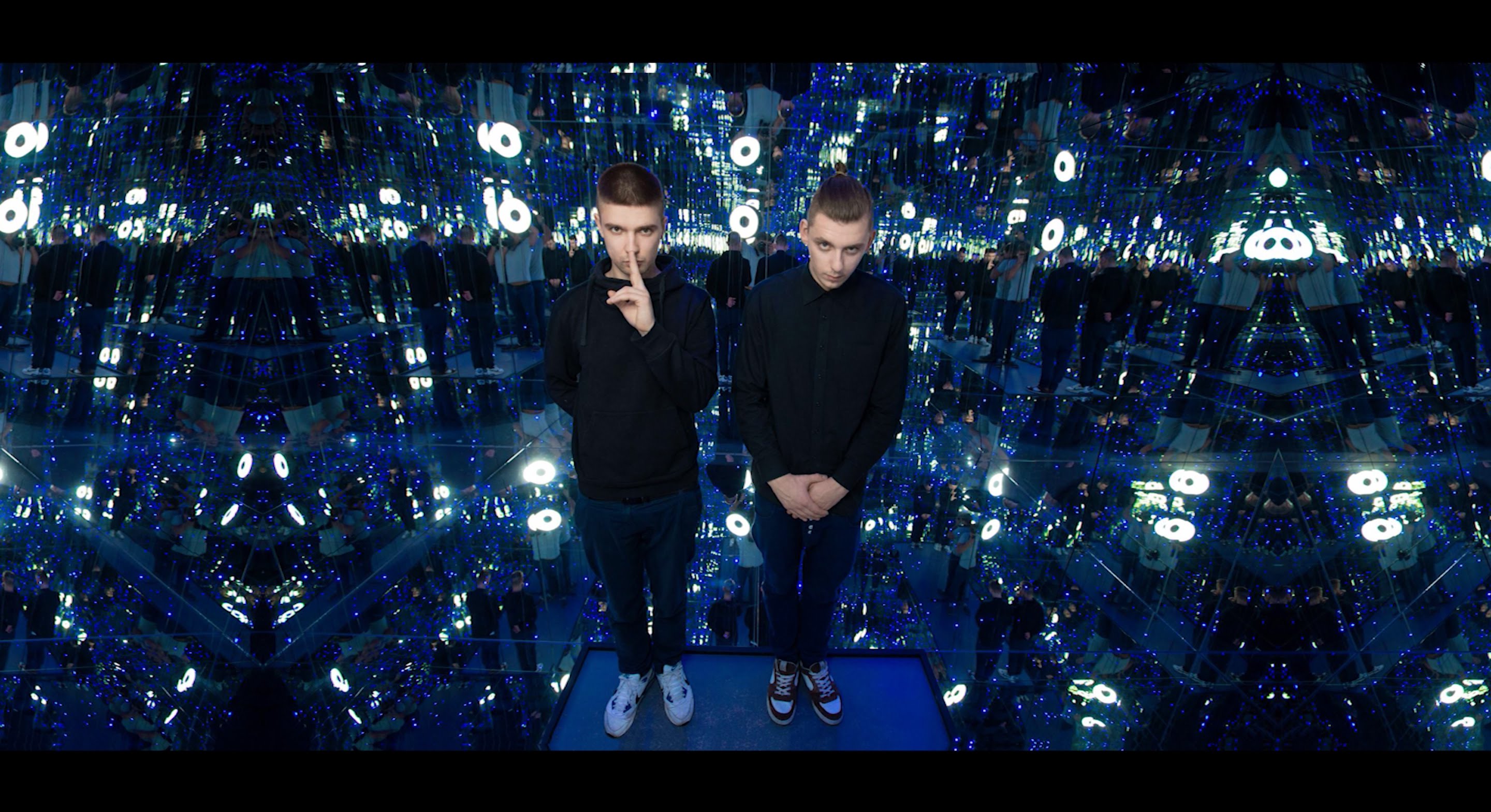 8 Kambarys feat. Sil - Einu Iš Proto [Žodžiai, Tekstas, Lyrics]